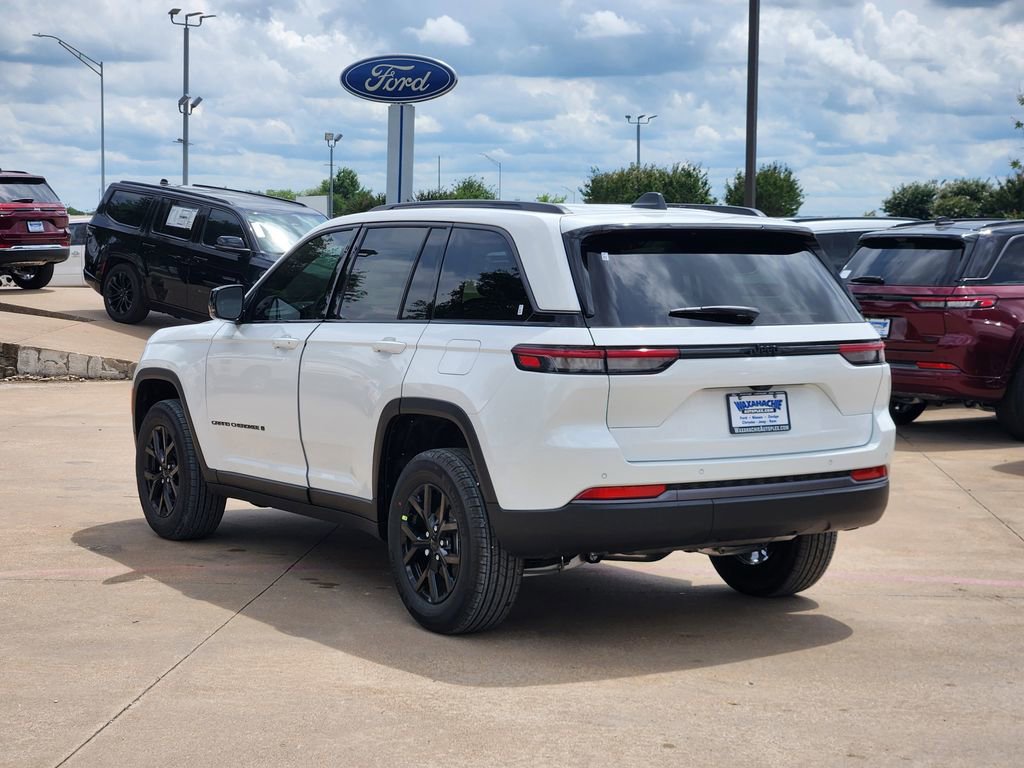 New 2026 Jeep Grand Cherokee Altitude RWD image 3