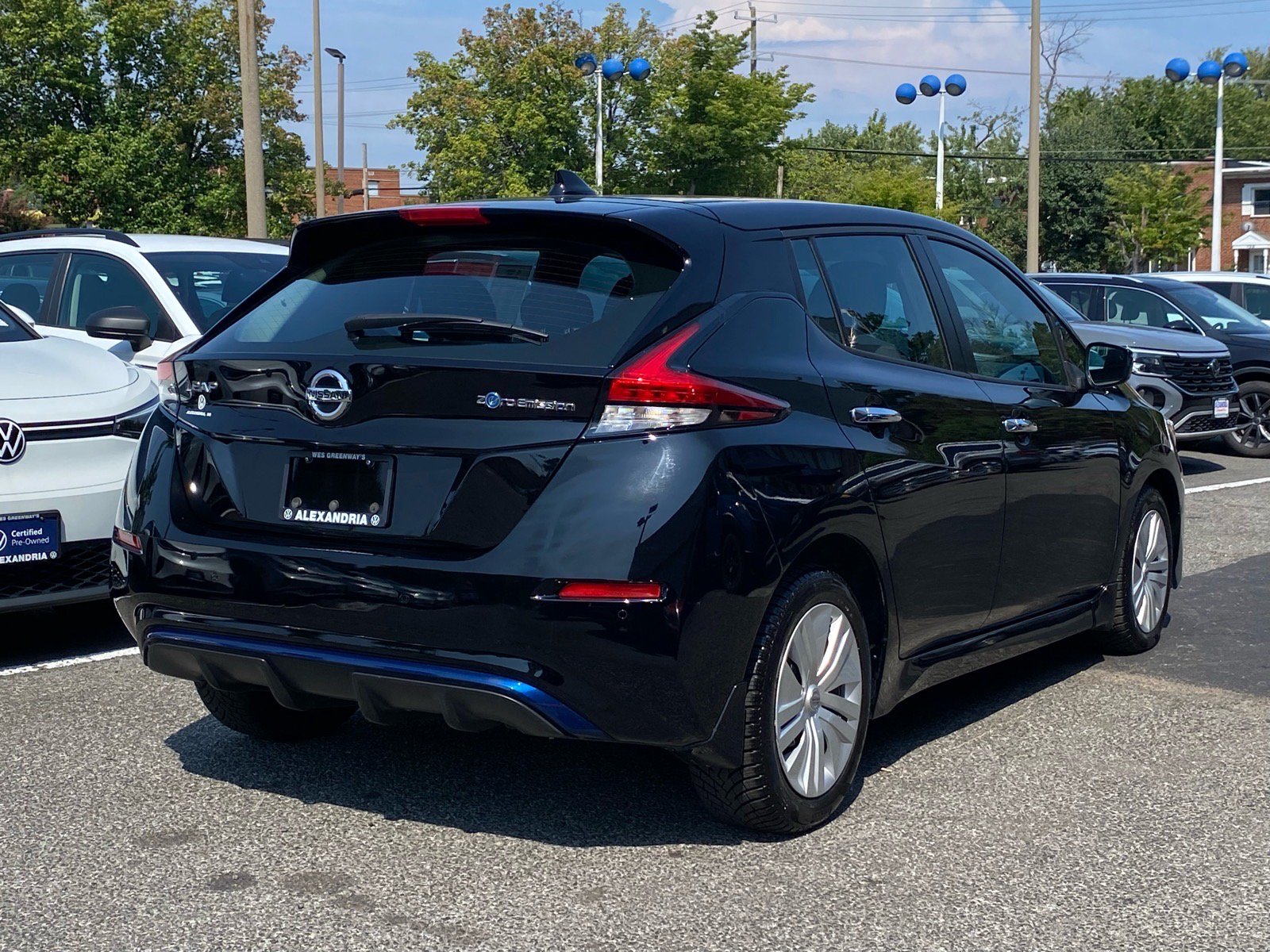 Used 2022 Nissan Leaf S FWD image 3
