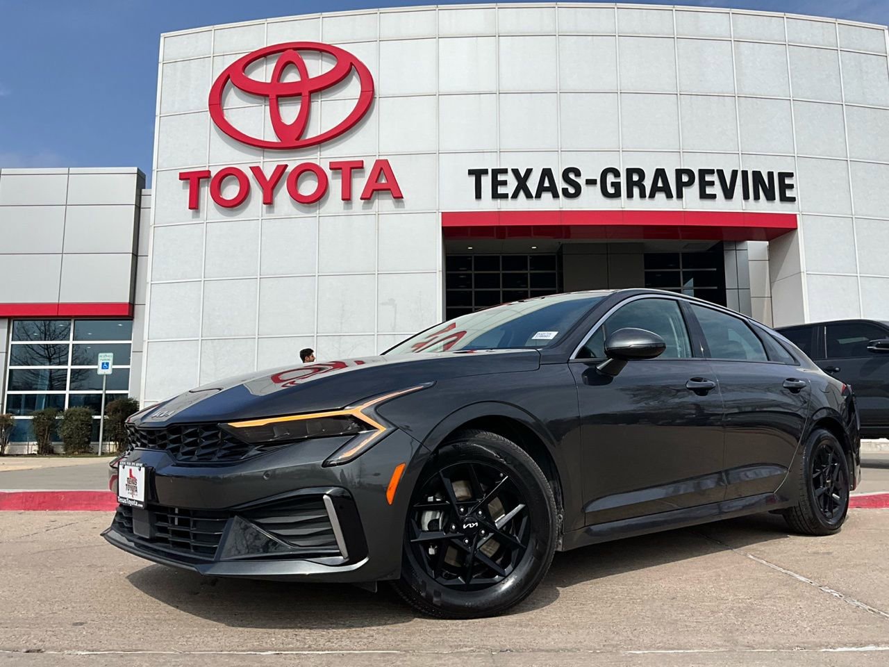 Used 2025 Kia K5 LXS image 2