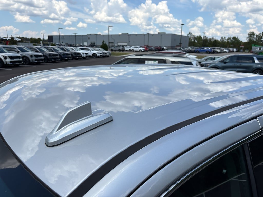 Used 2022 GMC Sierra 1500 SLT w/ SLT Premium Plus Package AWD/4WD image 9