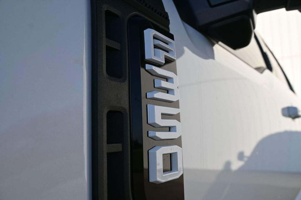 New 2026 Ford F350 Platinum w/ FX4 Off-Road Package AWD/4WD image 16