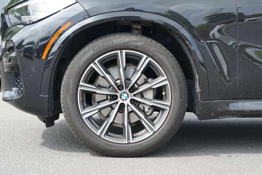 Used 2022 BMW X5 sDrive40i w/ M Sport Package RWD image 9