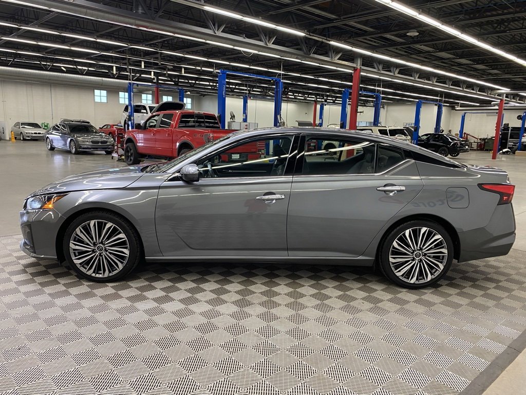 Used 2023 Nissan Altima 2.5 SL image 3