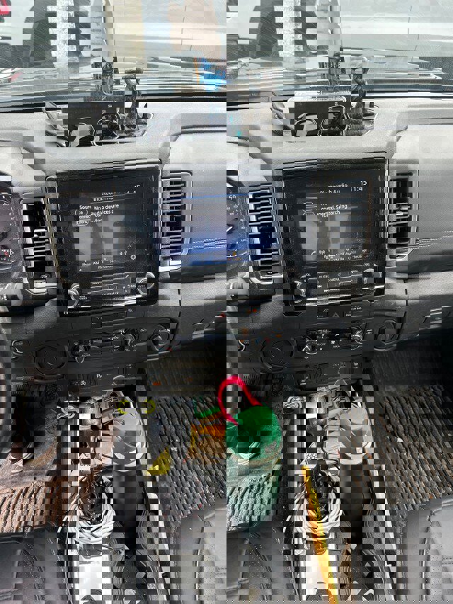 Used 2024 Nissan Frontier SL w/ Technology Package image 10