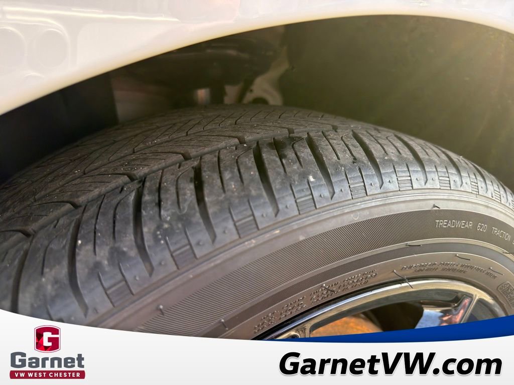 Certified 2025 Volkswagen Jetta GLI Autobahn w/ GLI Black Package image 28