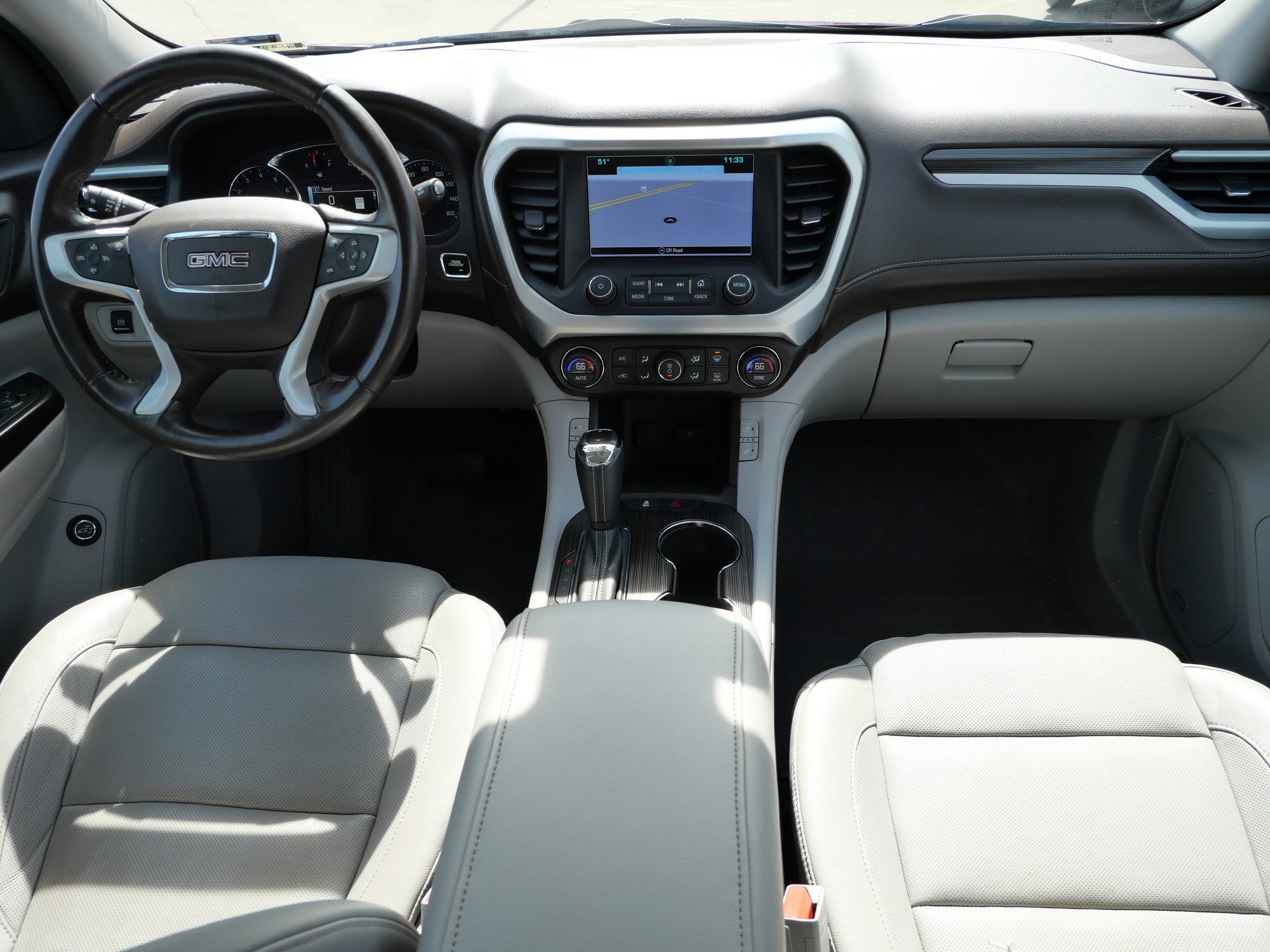 Used 2017 GMC Acadia SLT AWD/4WD image 10