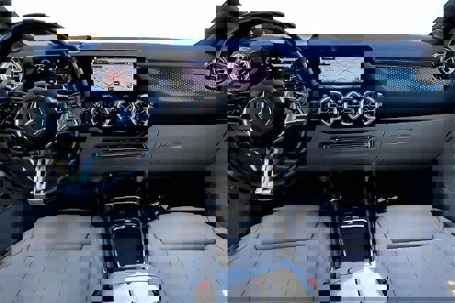 Certified 2025 Mercedes-Benz GLA 250 4MATIC image 10