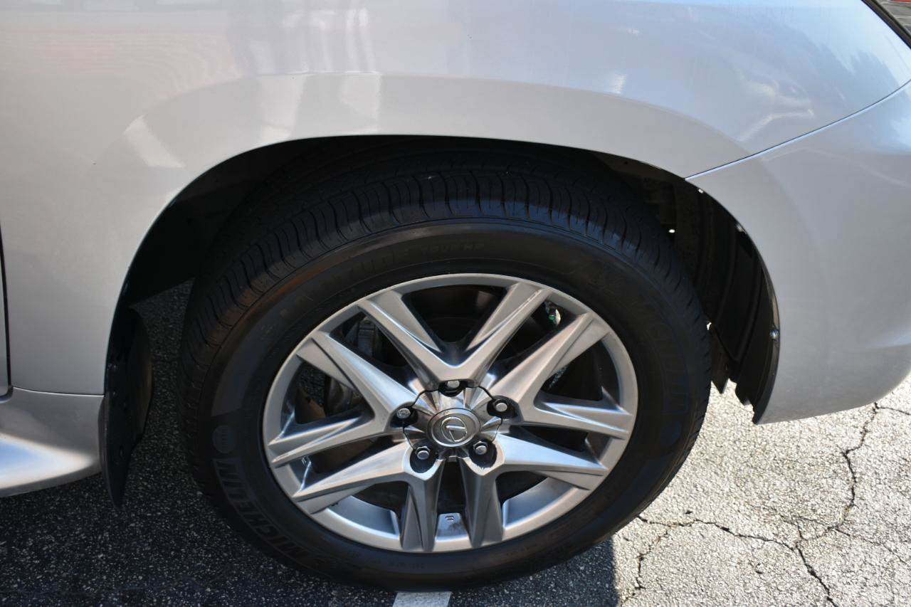 Used 2013 Lexus LX 570 4WD w/ Luxury Pkg image 34