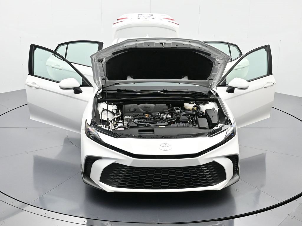 Used 2025 Toyota Camry SE image 43