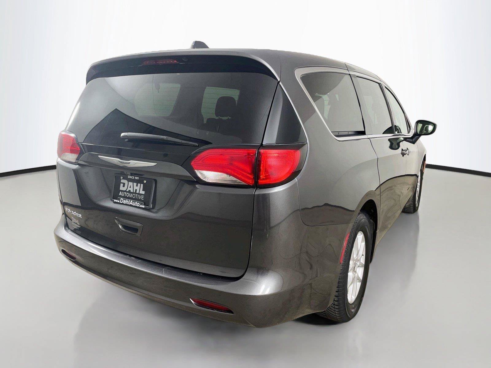 Used 2021 Chrysler Voyager LX FWD image 13