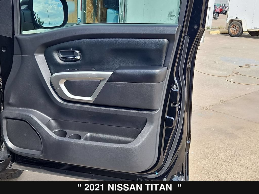 Used 2021 Nissan Titan SV RWD image 13