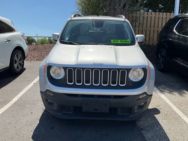 Used 2018 Jeep Renegade Latitude FWD image 2
