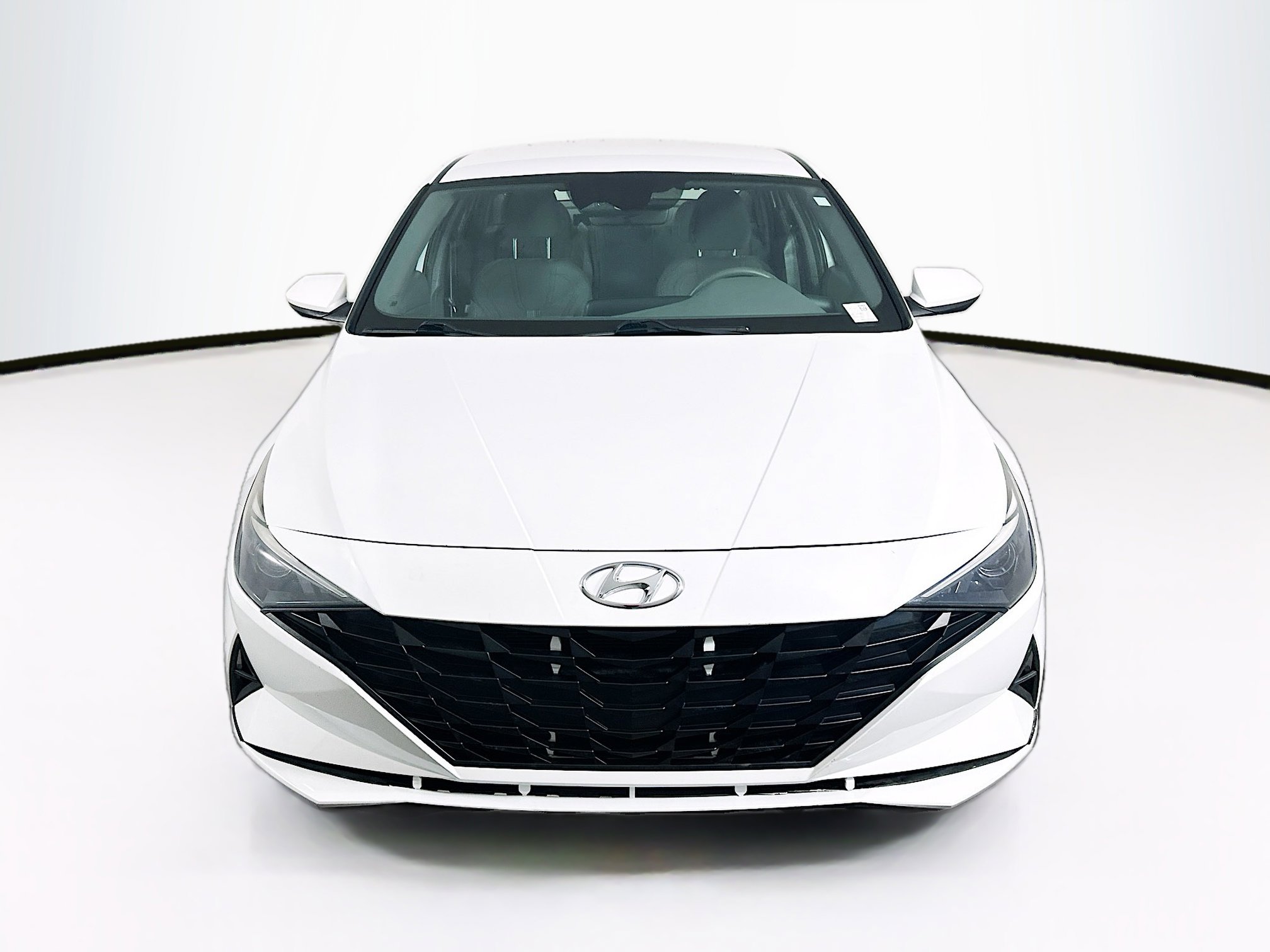 Used 2021 Hyundai Elantra SE image 2