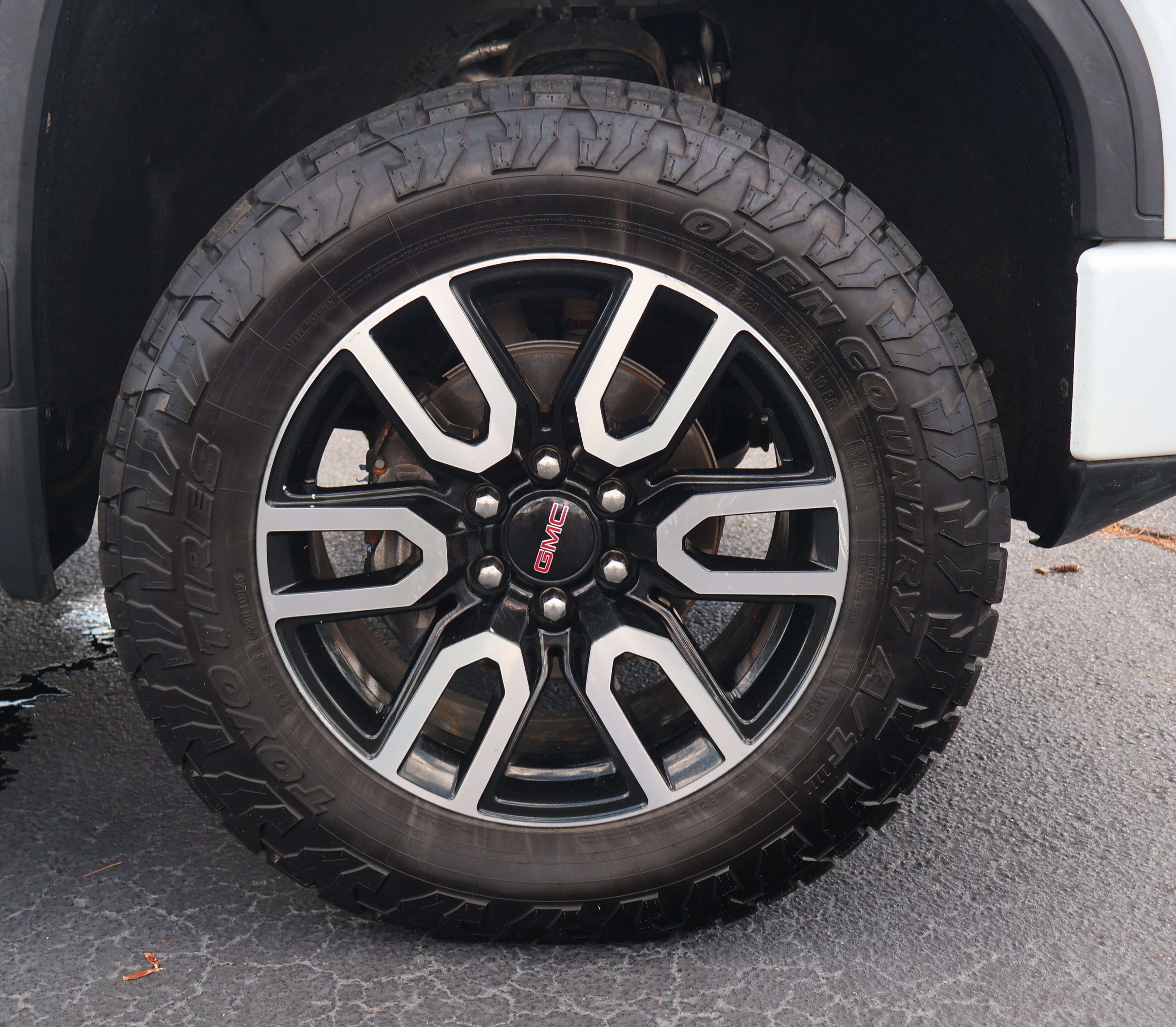 Used 2021 GMC Sierra 1500 AT4 w/ AT4 Value Package AWD/4WD image 18