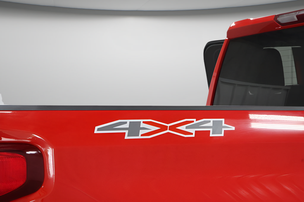 Used 2024 Chevrolet Silverado 1500 LT AWD/4WD image 32