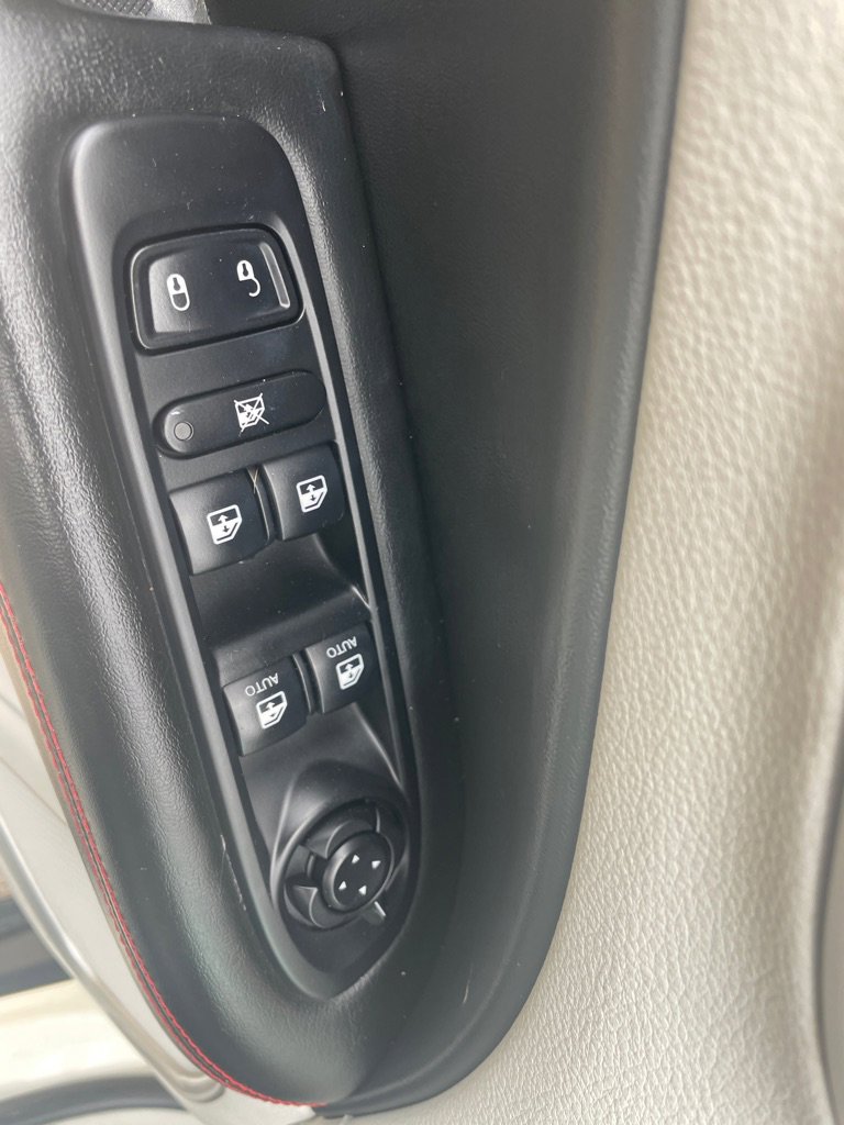 Used 2020 Jeep Compass Limited image 18