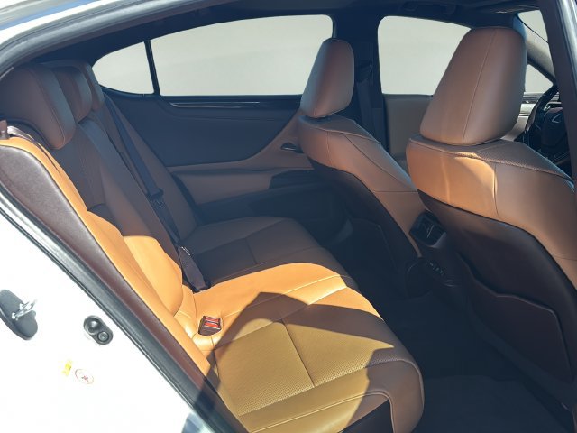 Used 2019 Lexus ES 350 w/ Premium Package FWD image 12