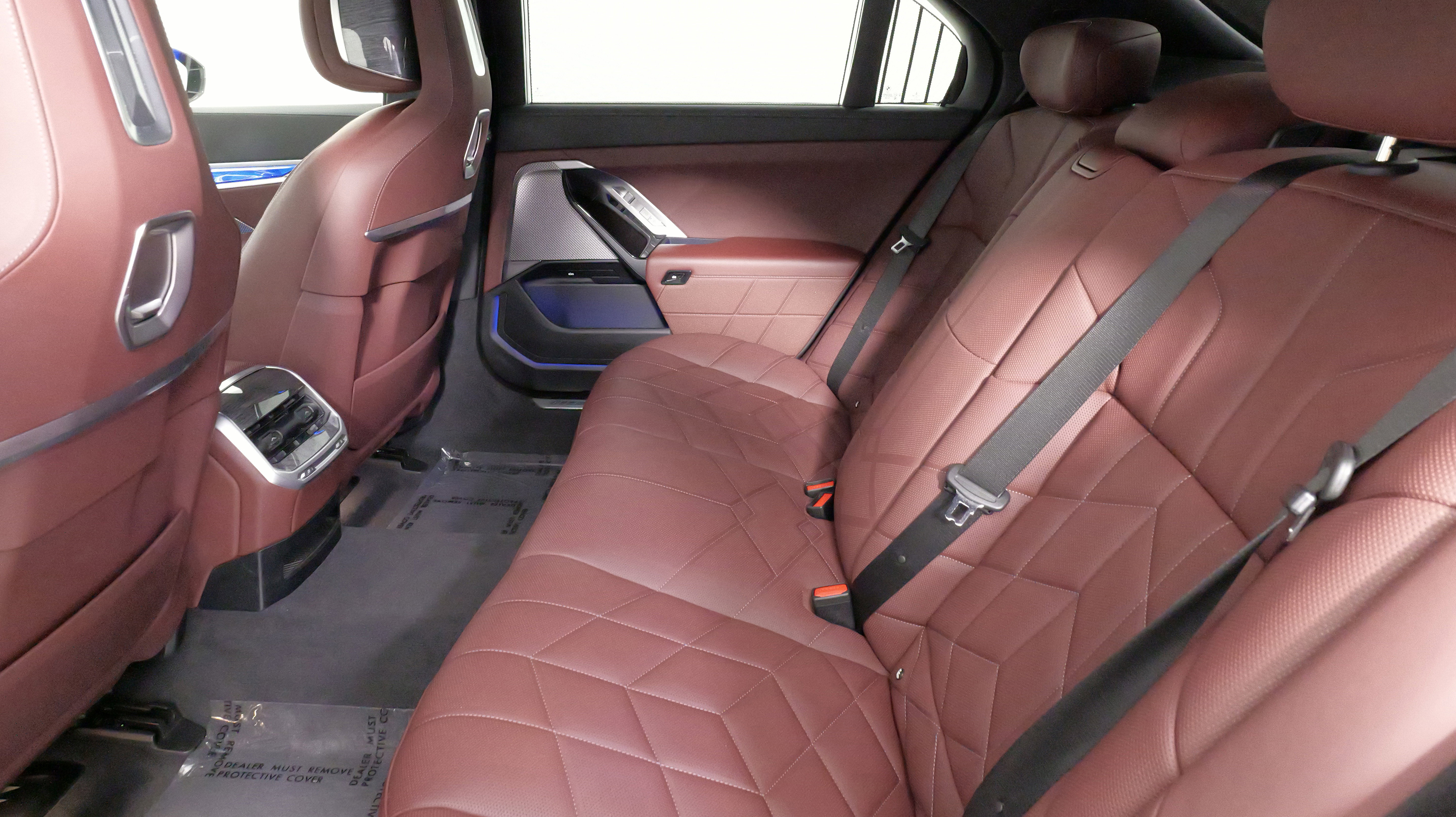 Used 2023 BMW 760i xDrive image 35