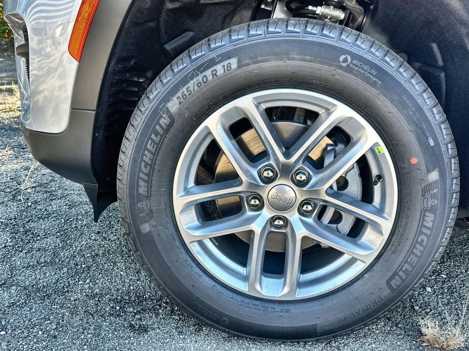 New 2025 Jeep Grand Cherokee Laredo w/ Luxury Tech Group I image 12