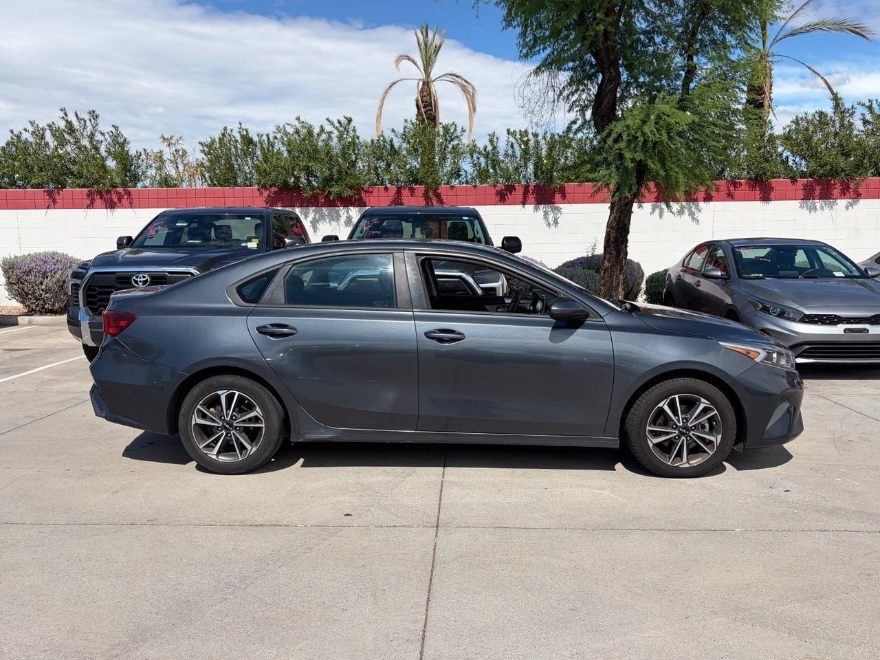 Used 2023 Kia Forte LXS FWD image 3