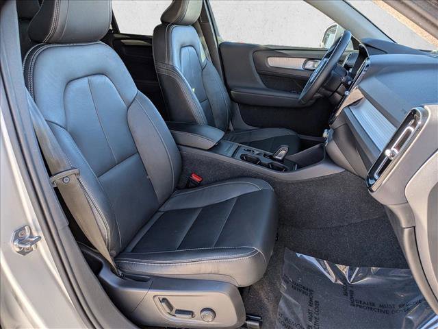 Used 2019 Volvo XC40 T5 Momentum image 24