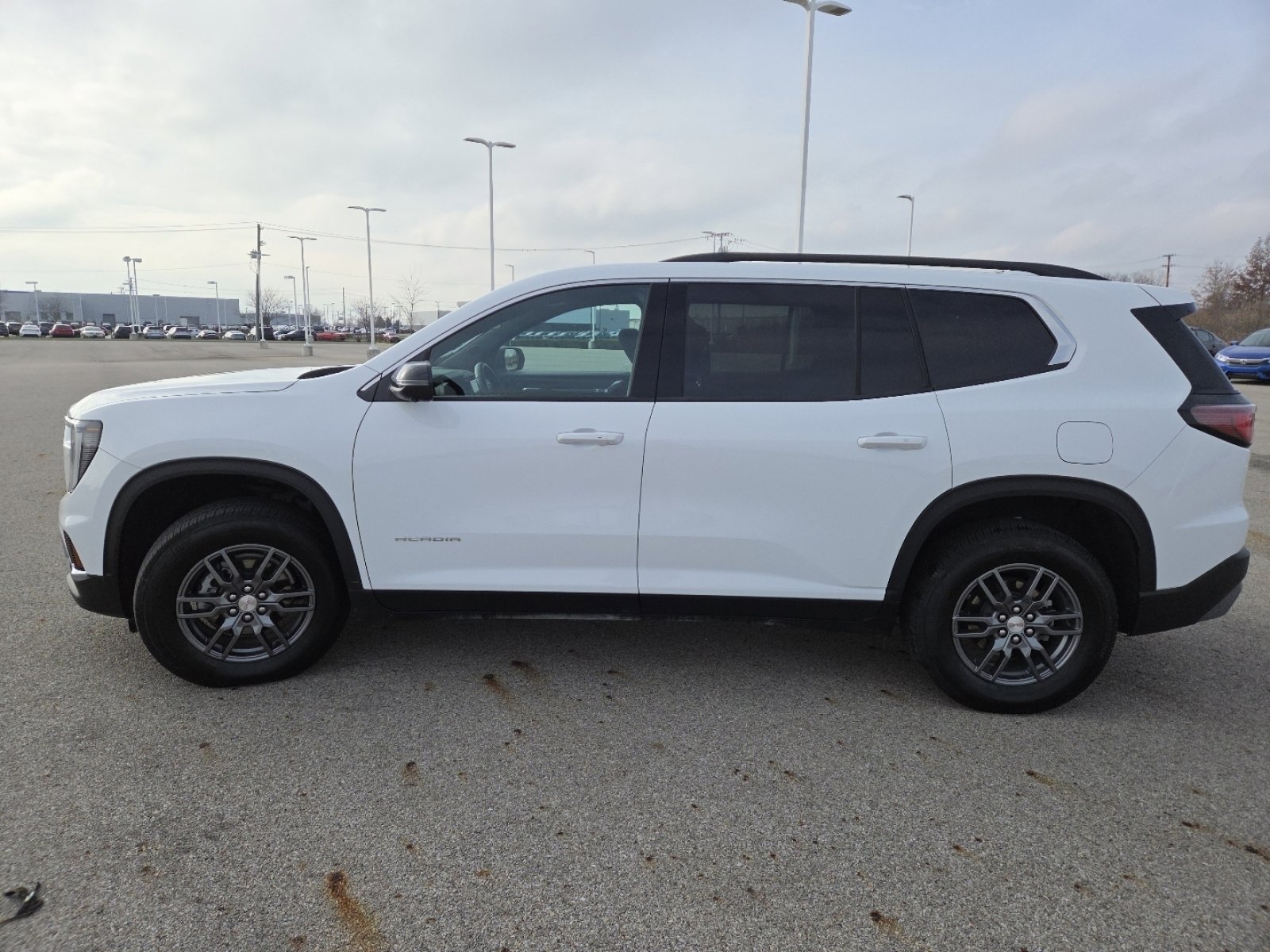Used 2025 GMC Acadia Elevation image 16