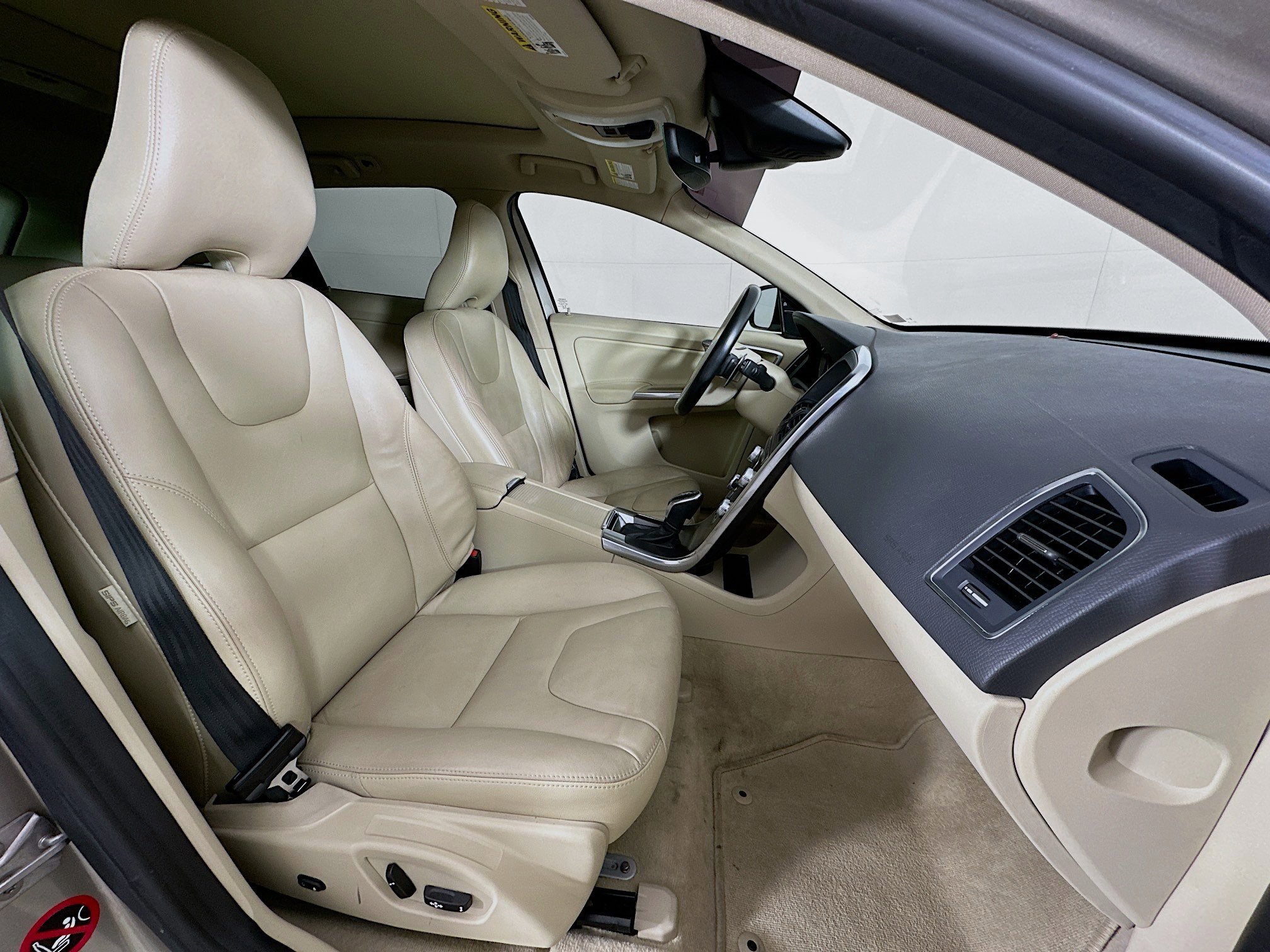 Used 2015 Volvo XC60 T6 image 31