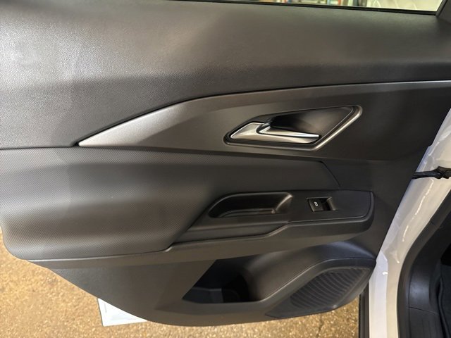 New 2026 Chevrolet Equinox EV LT image 21