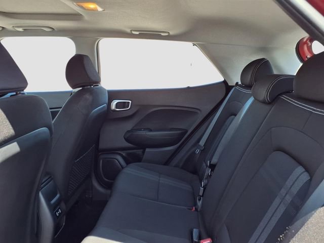 Used 2025 Hyundai Venue SEL FWD image 9