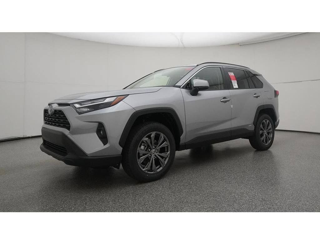 Used 2023 Toyota RAV4 XLE Premium AWD/4WD image 21