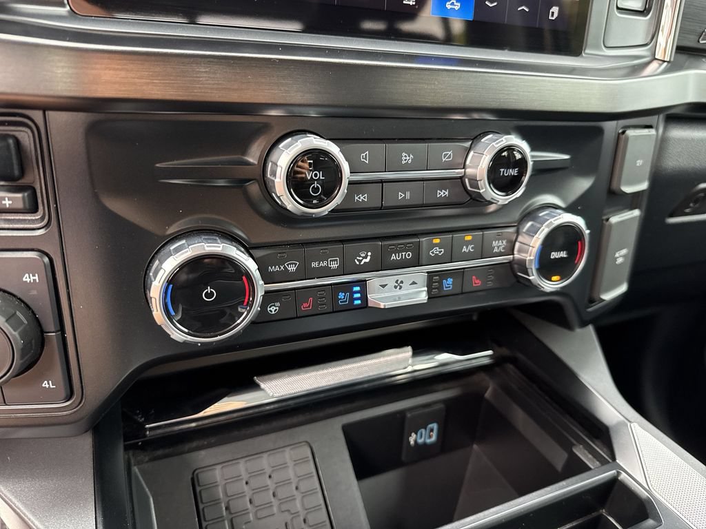 Used 2023 Ford F250 Lariat w/ Lariat Ultimate Package AWD/4WD image 51