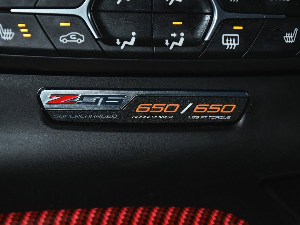 Used 2015 Chevrolet Corvette Z06 w/ 3LZ Preferred Equipment Group image 33