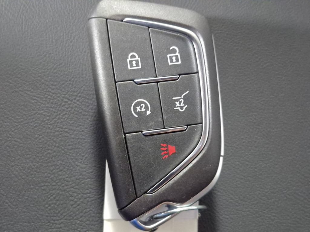 New 2027 Cadillac Vistiq Sport w/ LPO, Floor Liner Package AWD/4WD image 31