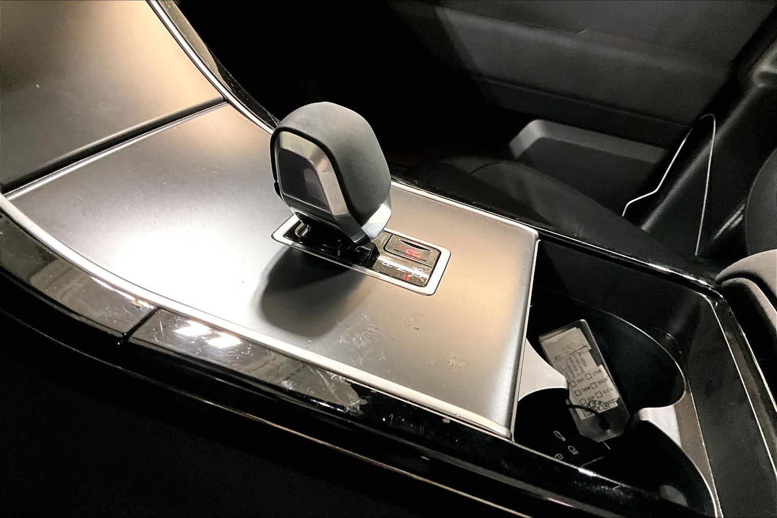 Used 2025 Land Rover Range Rover Velar Dynamic SE image 17