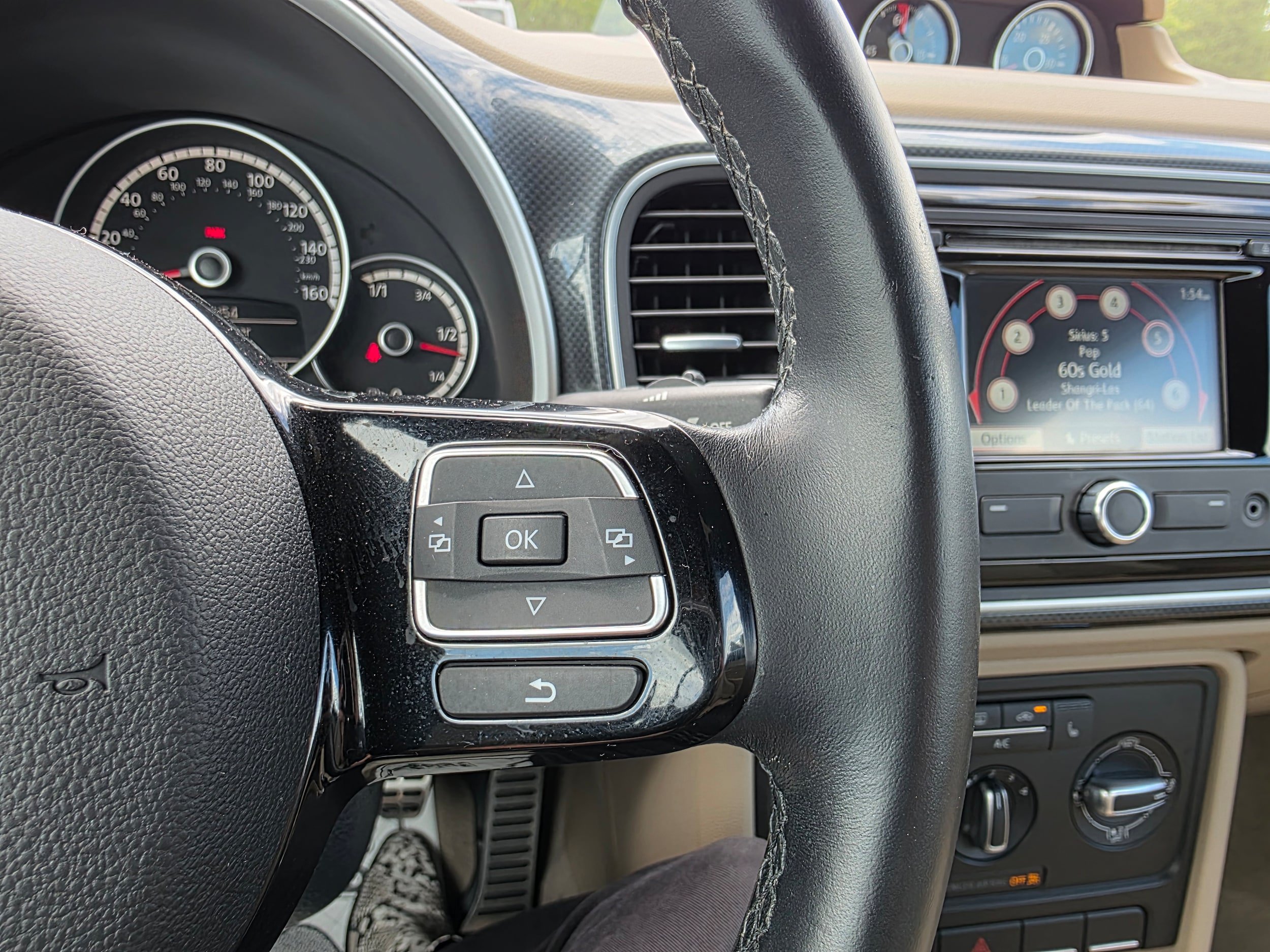 Used 2014 Volkswagen Beetle R-Line FWD image 14