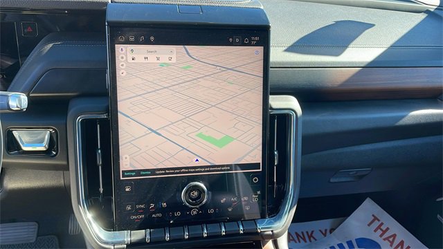 Used 2025 GMC Yukon XL Denali image 16