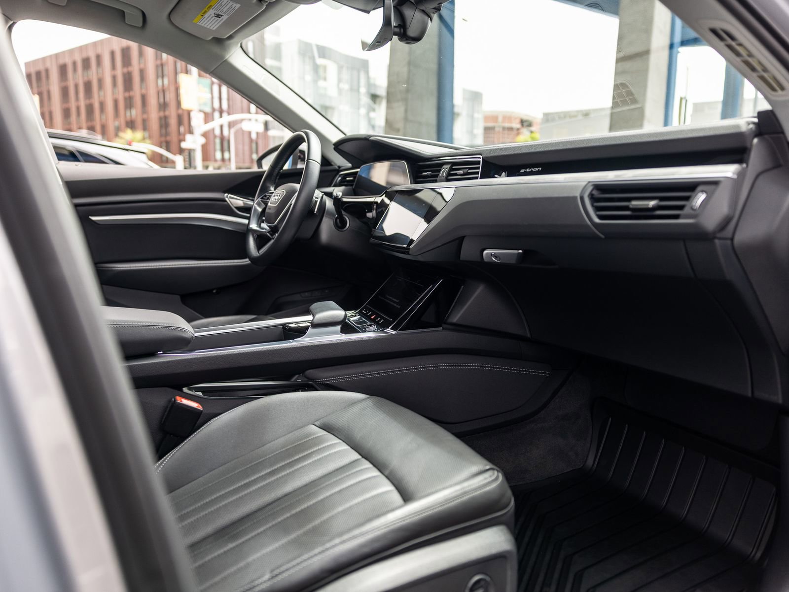 Used 2023 Audi e-tron Premium Plus AWD/4WD image 52