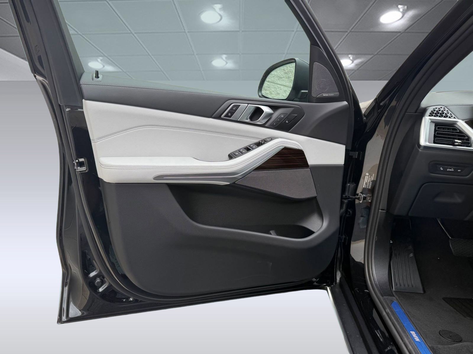 New 2026 BMW X5 xDrive40i image 14