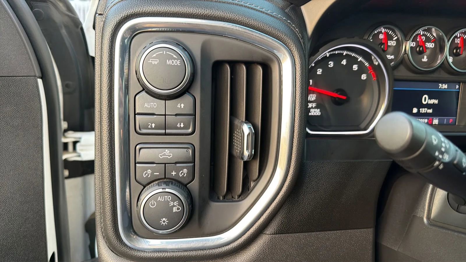 Used 2020 Chevrolet Silverado 1500 LT w/ All-Star Edition AWD/4WD image 19