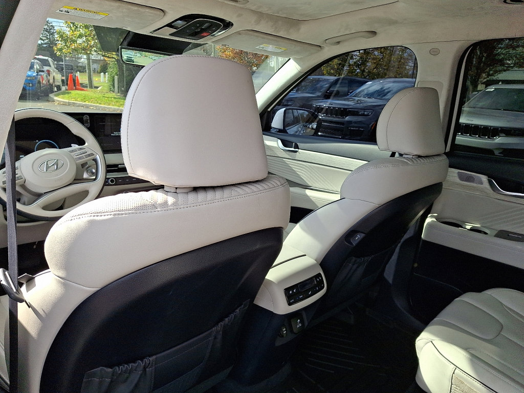 Used 2025 Hyundai Palisade Calligraphy image 21