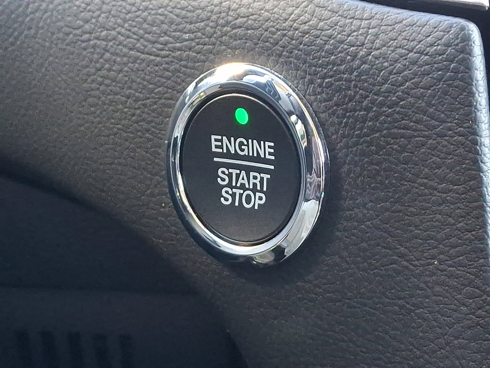 Used 2018 Ford Edge SEL w/ Equipment Group 201A image 22