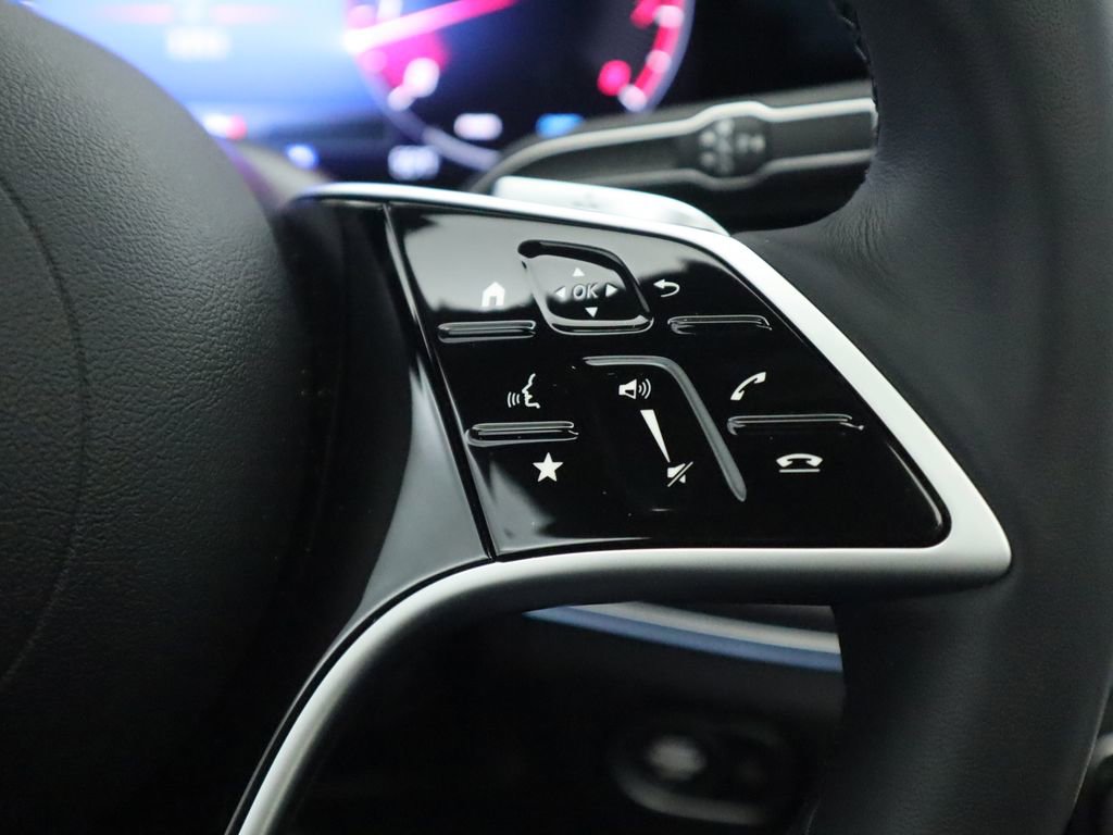 Used 2025 Mercedes-Benz GLE 350 4MATIC image 12