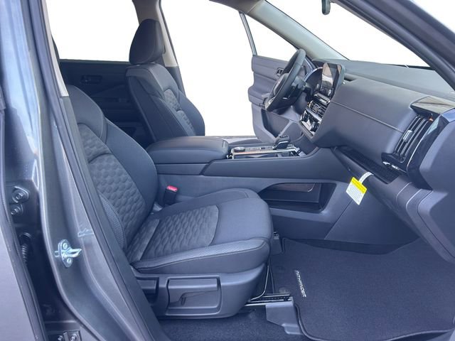 New 2025 Nissan Pathfinder SV image 28