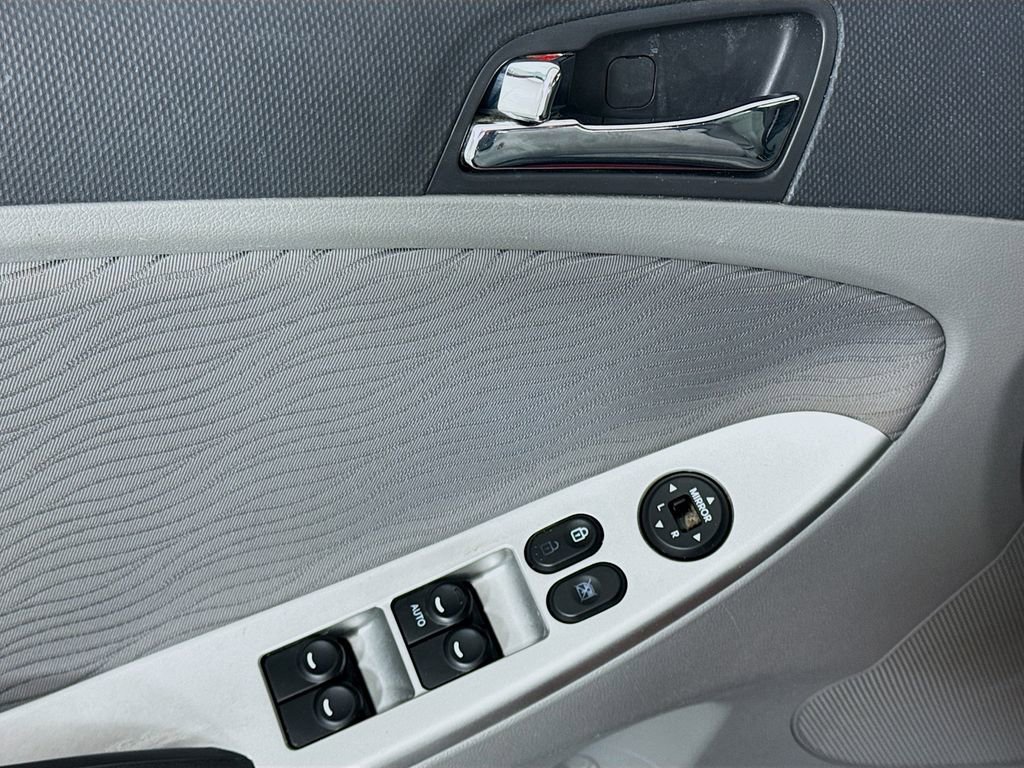 Used 2014 Hyundai Accent GLS w/ Option Group 2 image 16