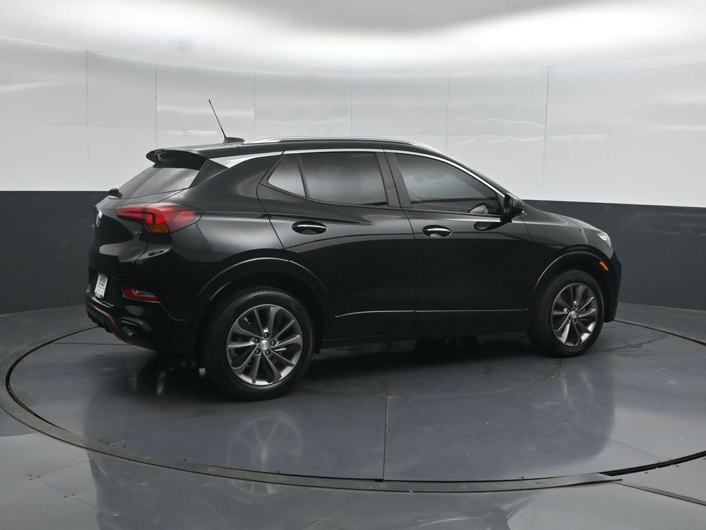 Used 2023 Buick Encore GX Select w/ Sport Touring Package FWD image 3
