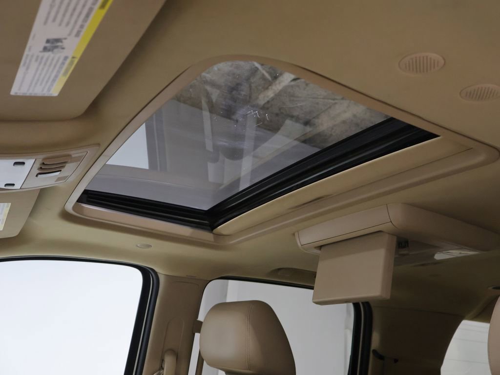 Used 2014 GMC Yukon XL Denali image 31