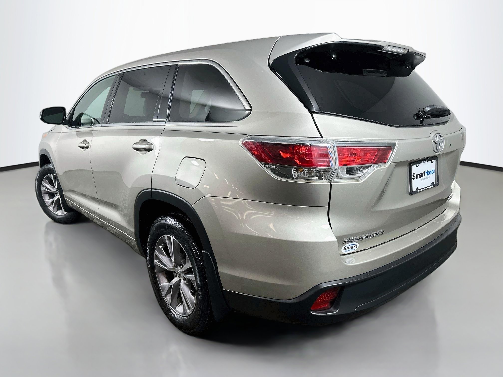 Used 2014 Toyota Highlander Plus AWD/4WD image 5