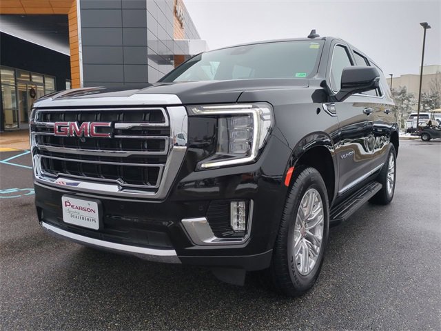 Used 2024 GMC Yukon SLT w/ SLT Luxury Package image 8