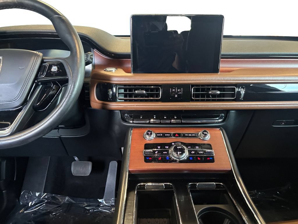 Used 2020 Lincoln Aviator Reserve w/ Equipment Group 202A AWD/4WD image 12