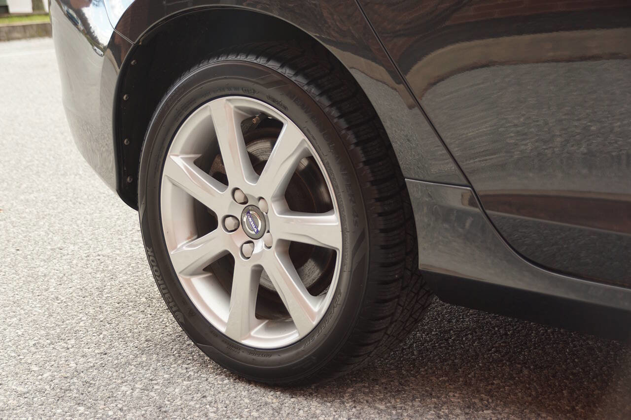 Used 2016 Volvo V60 T5 Premier w/ Convenience Package image 18